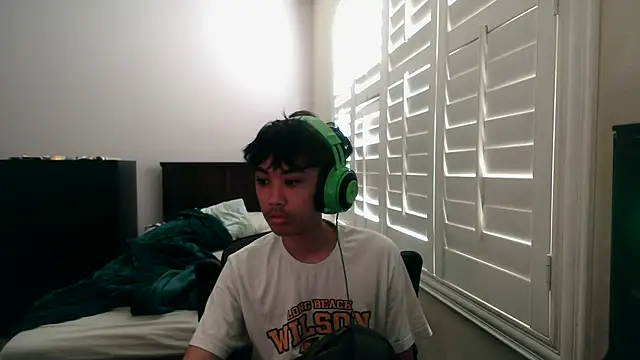 Snapshot of youngasianboy2007 chatting on February 28, 7:15 pm youngasianboy2007 online show from February 28, 7:15 pm