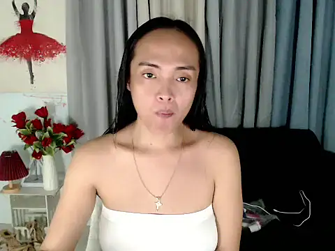 xAsianTOPModelx online show from November 9, 10:30 pm