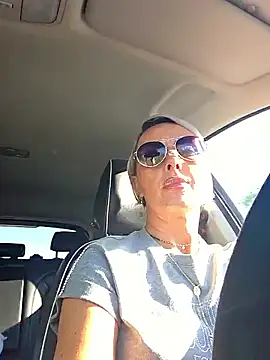 KirraWhite online show from October 20, 12:27 pm