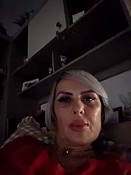 KirraWhite online show from October 21, 6:08 pm