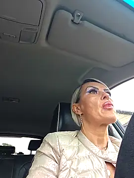 KirraWhite online show from November 7, 6:13 am