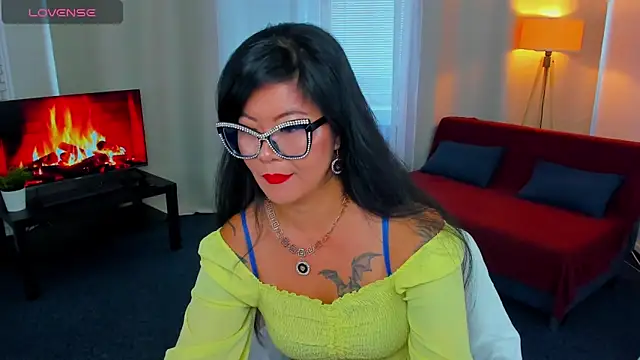 Snapshot of BeckySunday chatting on October 1, 12:44 pm BeckySunday online show from October 1, 12:44 pm