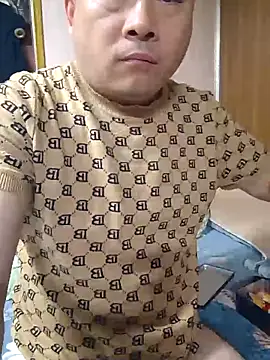 Snapshot of han515319 chatting on February 24, 12:03 pm han515319 online show from February 24, 12:03 pm