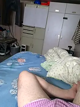 Snapshot of han515319 chatting on April 1, 2:14 pm han515319 online show from April 1, 2:14 pm