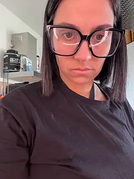 LaPetiteKim online show from February 9, 12:53 pm