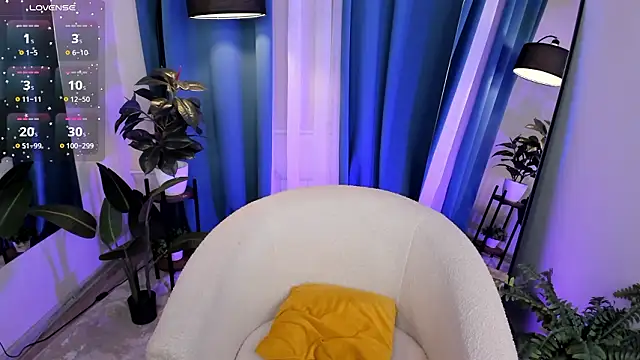 PollyMayer online show from March 25, 8:26 pm