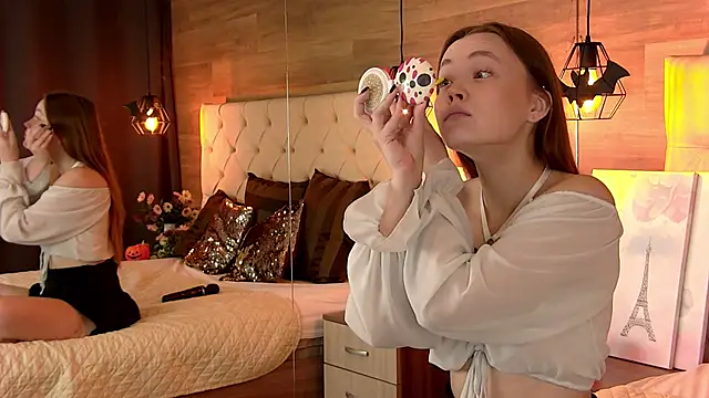 EmmaCamm online show from October 28, 7:01 am