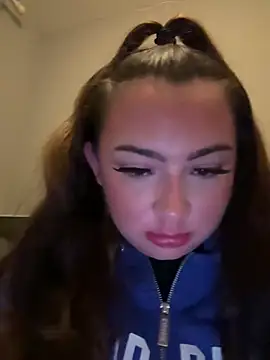 MadelineLeah online show from June 5, 2:51 am