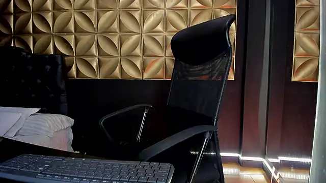 scarlettvelvet  online show from November 27, 2:41 pm