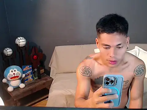 Snapshot of Cute_Lucas chatting on October 2, 4:25 pm Cute Lucas online show from October 2, 4:25 pm