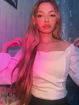  Siennaaa  online show from March 15, 8:04 pm