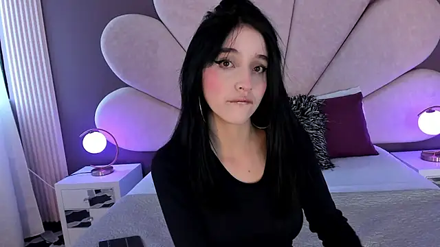 MeganR  online show from April 6, 11:22 am