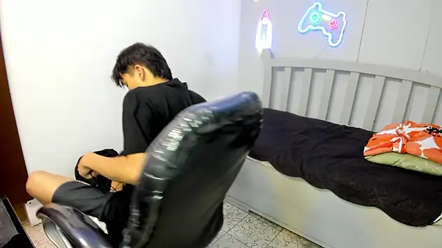 StiwenTwink online show from November 29, 7:50 pm