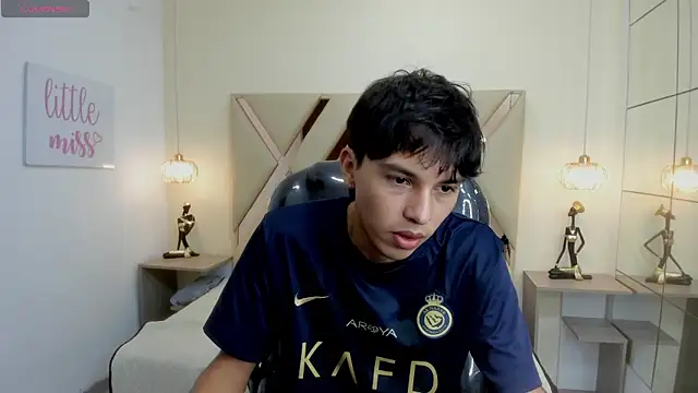 StiwenTwink online show from March 21, 4:21 pm