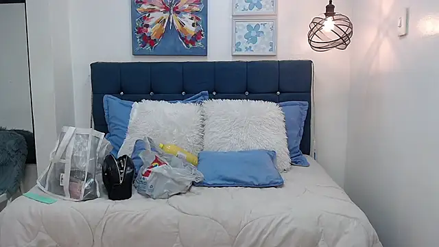 Antonella  b online show from October 13, 1:44 pm