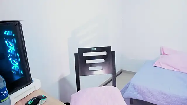 Snapshot of Venus_cat_ chatting on October 18, 9:15 pm Venus cat online show from October 18, 9:15 pm