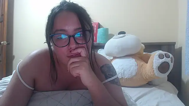 Snapshot of Venus_cat_ chatting on January 11, 11:48 am Venus cat online show from January 11, 11:48 am