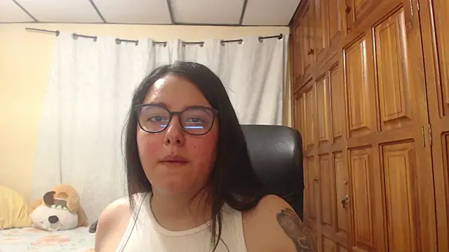 Venus cat  online show from May 17, 2:20 am