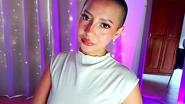 Snapshot of emma_web_ chatting on January 31, 7:11 pm emma web online show from January 31, 7:11 pm