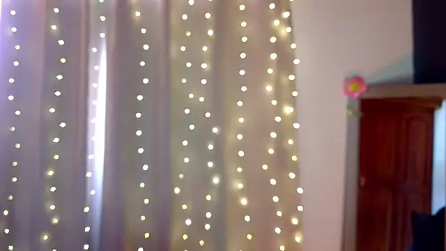 Snapshot of emma_web_ chatting on February 25, 4:38 pm emma web online show from February 25, 4:38 pm