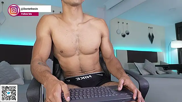 DanteeStone online show from May 2, 7:52 pm