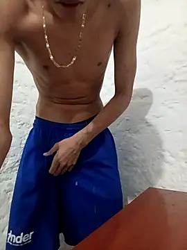 Snapshot of mazo18 chatting on October 22, 12:55 am mazo18 online show from October 22, 12:55 am