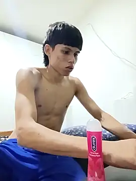 Snapshot of mazo18 chatting on February 11, 3:00 am mazo18 online show from February 11, 3:00 am