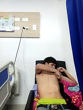 Snapshot of mazo18 chatting on February 21, 1:39 am mazo18 online show from February 21, 1:39 am