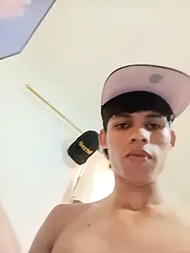 Snapshot of mazo18 chatting on February 21, 6:09 pm mazo18 online show from February 21, 6:09 pm