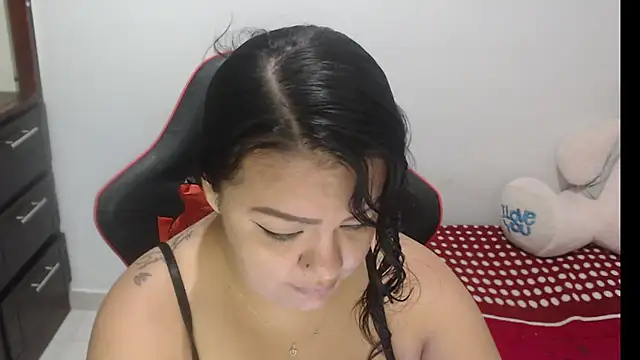 Snapshot of emily_sexxx chatting on January 17, 5:34 am emily sexxx online show from January 17, 5:34 am