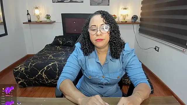 Snapshot of Veronica_jonness chatting on October 1, 2:01 pm Veronica jonness online show from October 1, 2:01 pm