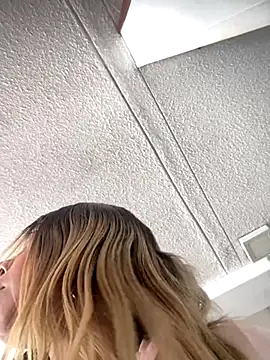 Ada Pink online show from December 2, 5:52 pm