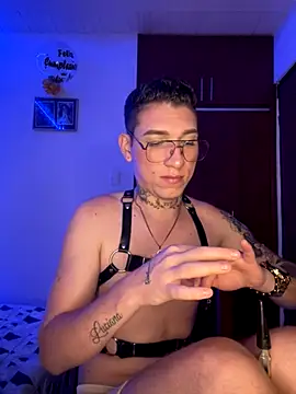 Snapshot of hotxxx_2012 chatting on October 3, 7:55 pm hotxxx 2012 online show from October 3, 7:55 pm