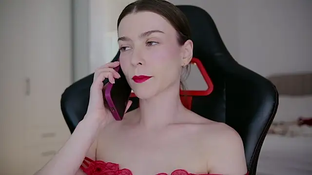 WowHelloAlice online show from May 4, 4:36 pm