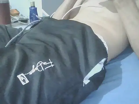 Snapshot of gyancarlos chatting on October 9, 2:09 am gyancarlos online show from October 9, 2:09 am