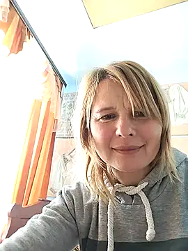 Snapshot of Masha412111 chatting on February 20, 9:43 am Masha412111 online show from February 20, 9:43 am