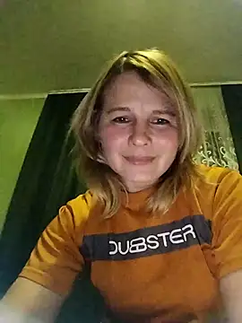 Snapshot of Masha412111 chatting on February 22, 10:19 pm Masha412111 online show from February 22, 10:19 pm