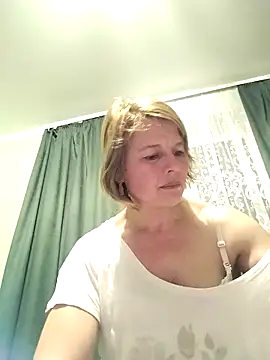 Snapshot of Masha412111 chatting on March 28, 9:47 pm Masha412111 online show from March 28, 9:47 pm