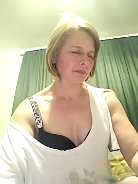 Snapshot of Masha412111 chatting on April 18, 8:53 pm Masha412111 online show from April 18, 8:53 pm