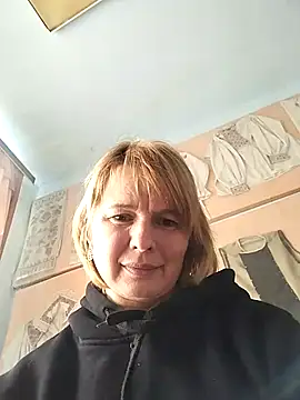 Snapshot of Masha412111 chatting on April 20, 9:01 am Masha412111 online show from April 20, 9:01 am