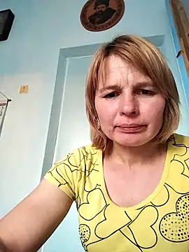 Snapshot of Masha412111 chatting on May 5, 5:21 pm Masha412111 online show from May 5, 5:21 pm