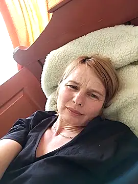 Snapshot of Masha412111 chatting on May 6, 10:20 am Masha412111 online show from May 6, 10:20 am