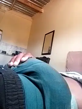 Snapshot of lefalamangmo chatting on October 15, 10:37 am lefalamangmo online show from October 15, 10:37 am