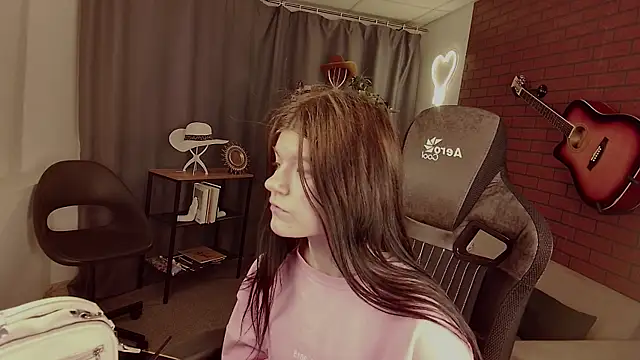 Snapshot of StasyaCollins chatting on December 5, 4:14 pm StasyaCollins online show from December 5, 4:14 pm