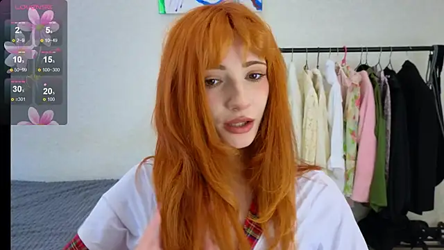 Snapshot of FoxyVeil chatting on October 3, 9:39 am FoxyVeil online show from October 3, 9:39 am