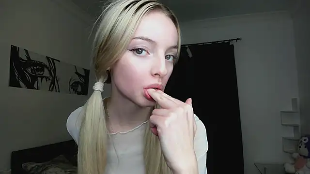 PocketDollX online show from October 23, 1:43 pm