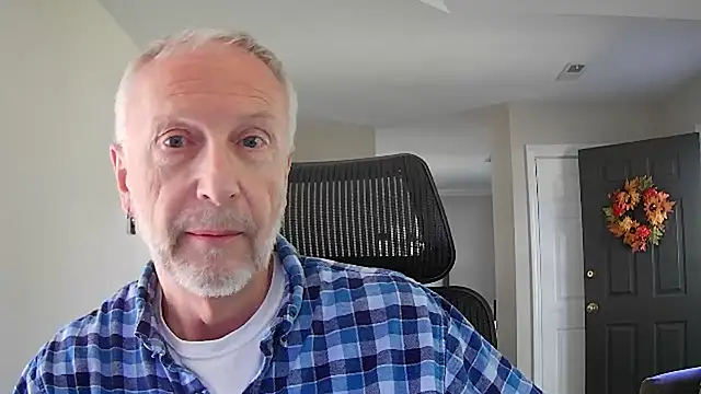 Snapshot of ApolloThrust chatting on October 22, 6:40 pm ApolloThrust online show from October 22, 6:40 pm