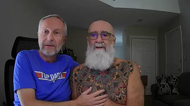 Snapshot of ApolloThrust chatting on October 30, 7:36 pm ApolloThrust online show from October 30, 7:36 pm