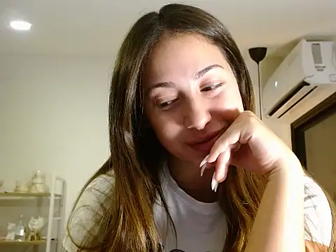Snapshot of poppysinclair chatting on October 14, 5:47 pm poppysinclair online show from October 14, 5:47 pm