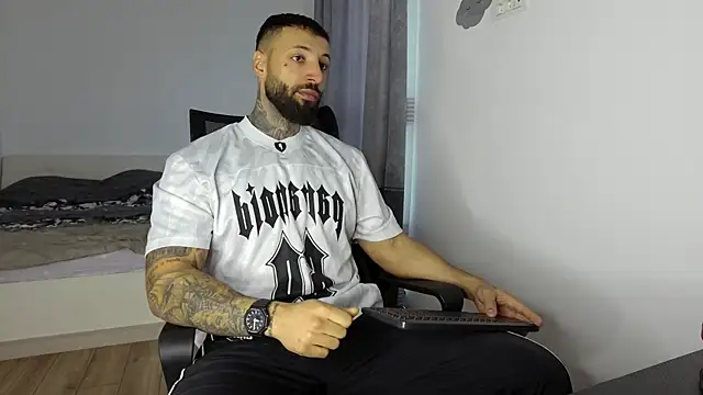 MasculineGuy99 online show from October 15, 6:35 am